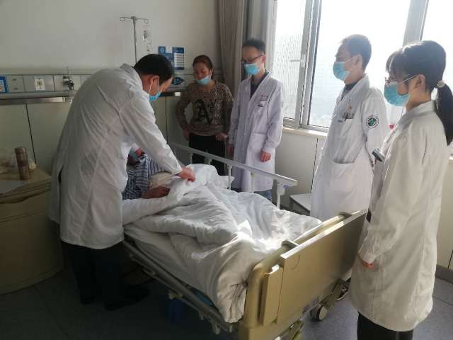 六合彩生肖普外科一病区成功实施一例腹腔镜下探查肝脏异物取出术