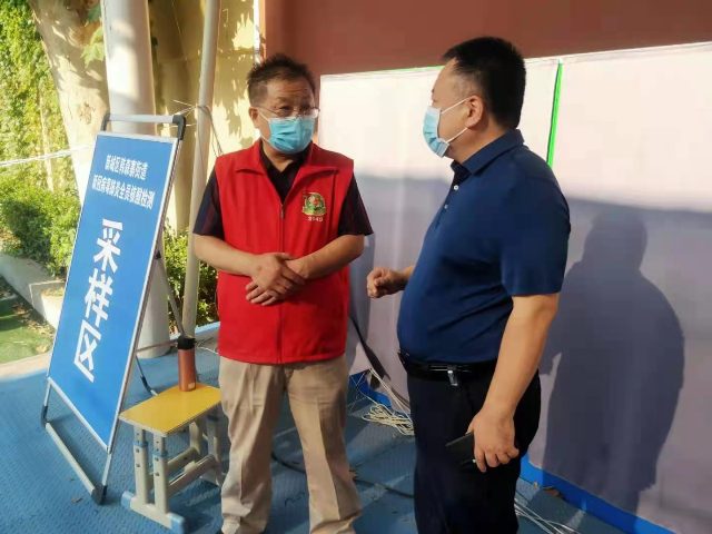 不畏酷暑 守护群众健康-陕西省第四人民医院核酸采集队火速集结再战疫情