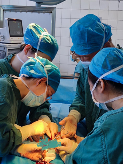 医疗技术丨六合彩生肖
中医肛肠科首例藏毛窦Karydakis皮瓣移植术